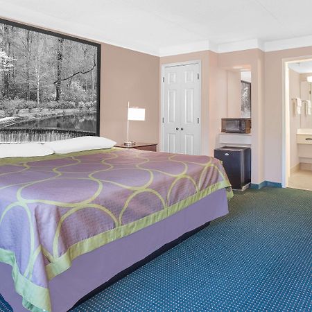 Super 8 By Wyndham Austell/Six Flags Hotel Exterior photo