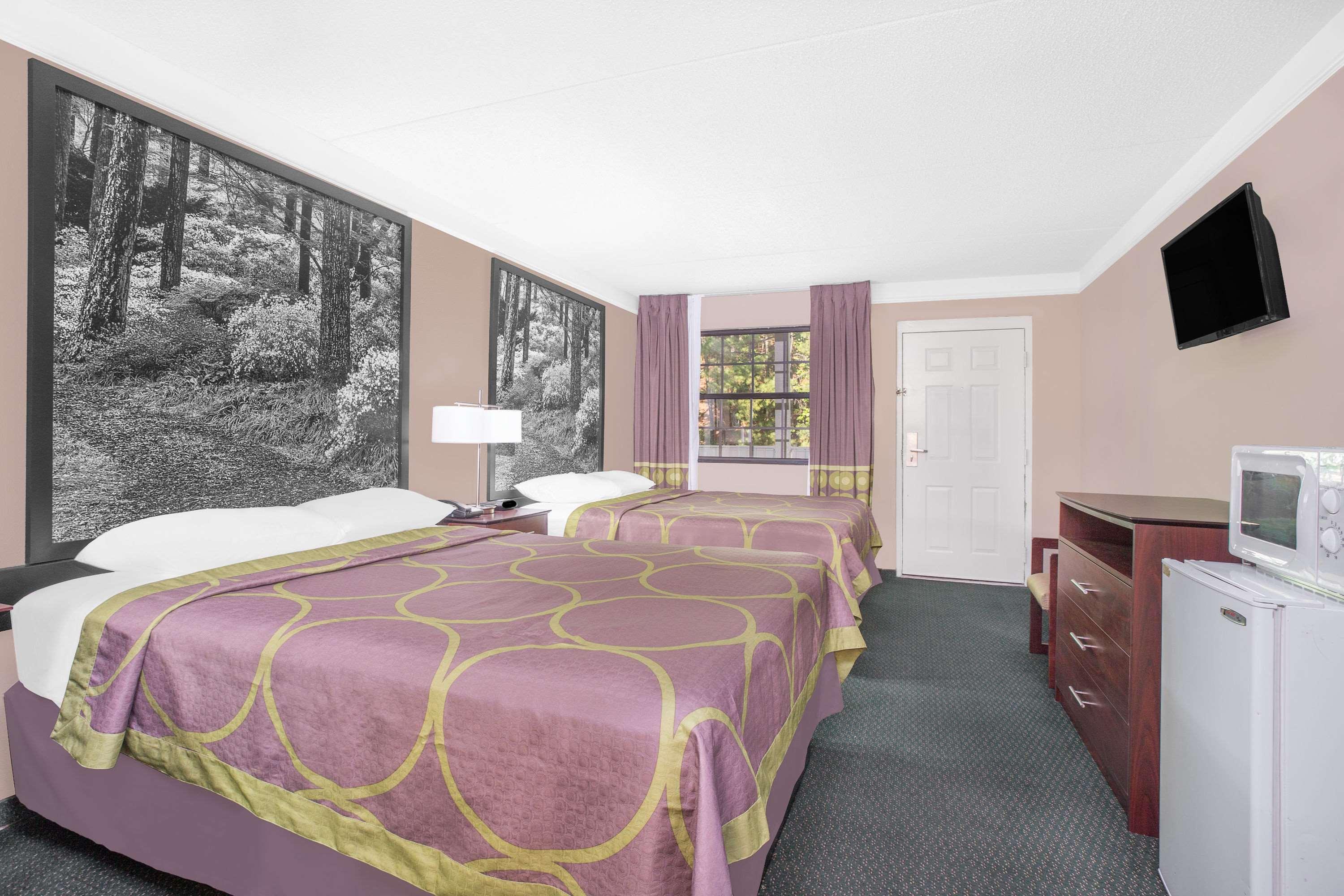 Super 8 By Wyndham Austell/Six Flags Hotel Exterior photo