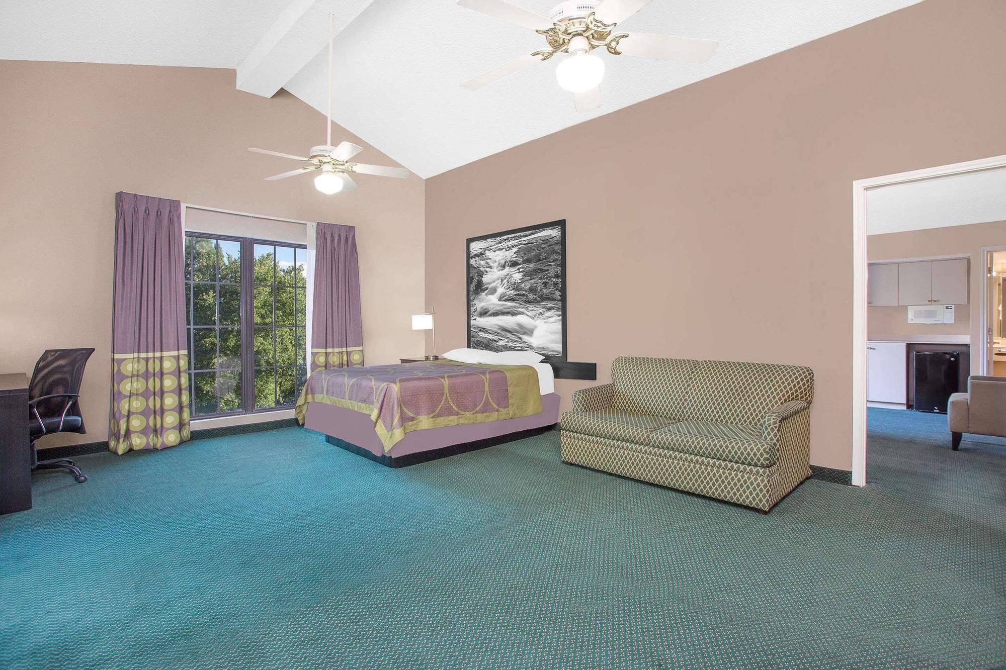 Super 8 By Wyndham Austell/Six Flags Hotel Exterior photo